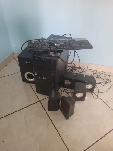 Vendo computador hp com assessórios menos monitor