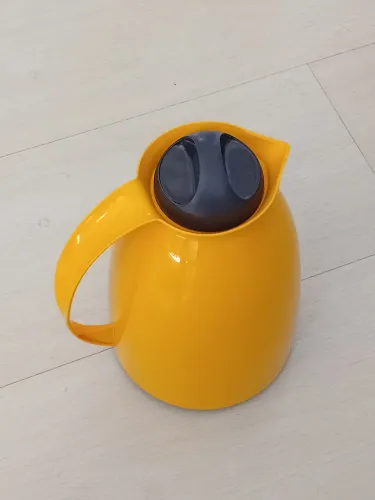 Garrafa térmica 700ml Amarela escuro