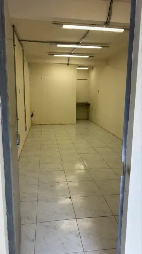 ALUGA-SE BOX COMERCIAL EM NOVA DESCOBERTA