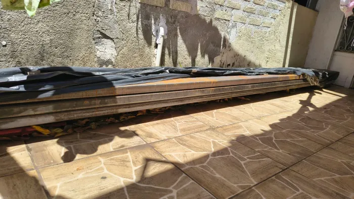 Perfil U enrijecido 100x50 3mm barra 6 MTS ( Metalon) ferragem