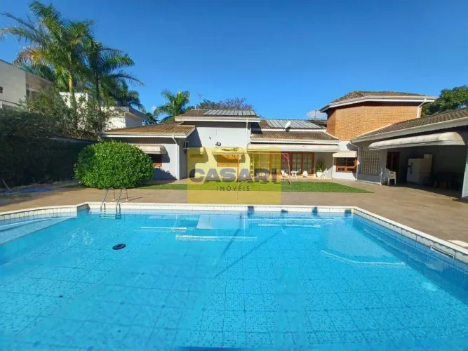 Linda e completa chácara á venda com 4 dormitórios, escritórios, piscina e muito verde, em