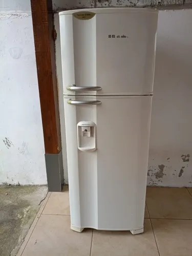 Geladeira Eletrolux frost free