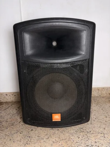 Caixa Ativa JBL JS151A - Excelente Custo-Benefício (Retorno / Voz e Violão)