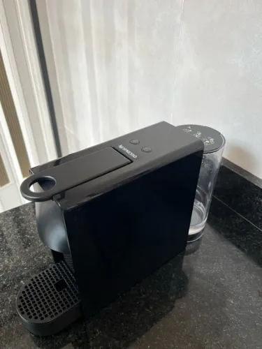 Cafeteira Nespresso Essenza Mini Preta - Semi Nova / Perfeito Estado