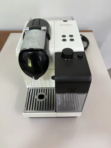 Cafeteira Nespresso Latissima 110v