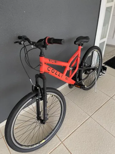 Colli Bike, Bicicleta GPS  e Freios V-Brake, Aro 26 Aero, 36 Raias, 21 Marchas 