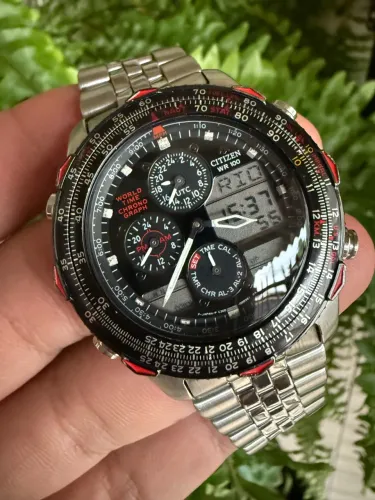 Relógio Citizen C300 Red Devil Horal Mindial
