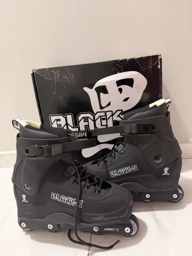 Patins Traxart Black-X rolamento Abec-7
