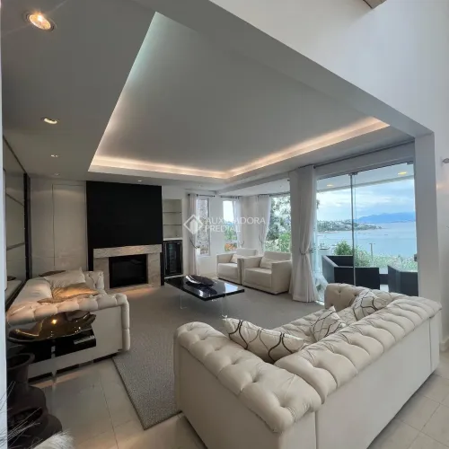 Casa residencial à venda no bairro Cacupé com 6 dormitórios/quartos e 991 m².