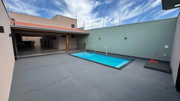 Edicula com piscina a venda no bairro Novo Horizonte em Piracicaba/SP