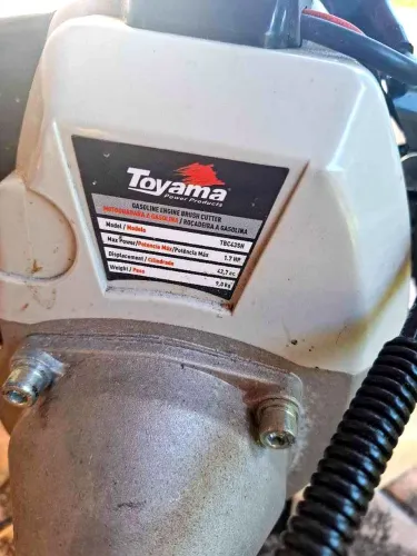 Roçadeira Toyama TBC43SH 42,7cc 1,7HP - Gasolina - Pouco uso
