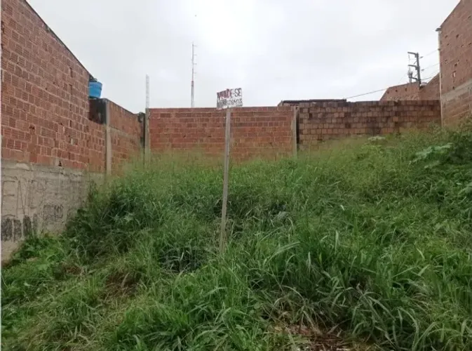 VENDO OU ALUGO - 2 TERRENOS MEDINDO 6 FRENTE por 12 FUNDOS