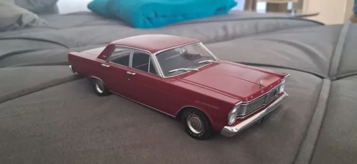 MINIATURA FORD GALAXIE 1/24 SALVAT CUSTOMIZADO