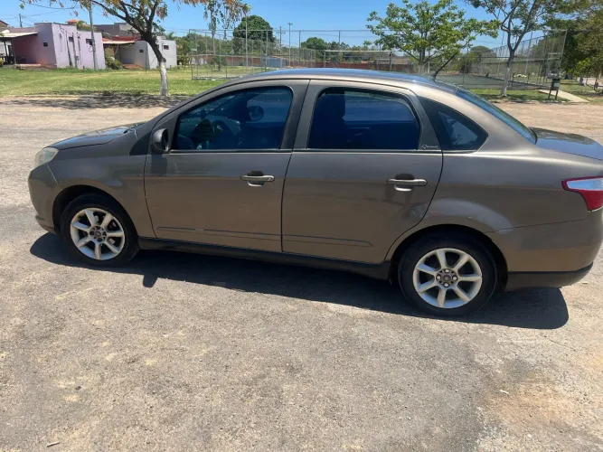 Fiat Grand Siena Attrac. 1.4 EVO F.flex 8V 2014