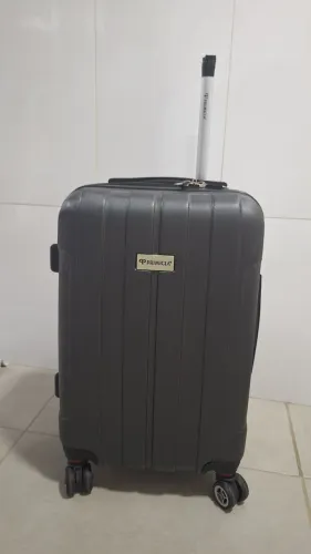 Mala PRIMICIA preta rígida 4 rodinhas (360º) Puxador com defeito