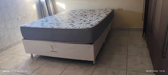 Vendo cama casal Ortobom completa, composta por colchão e base box sommier.