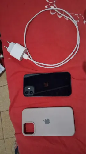 Troco com volta ou vendo , iPhone 12 64 gb.