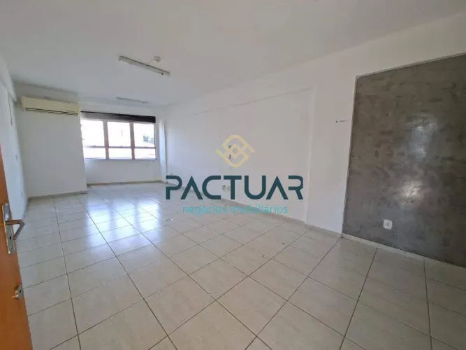 Sala para locação em prédio comercial no bairro Liberdade