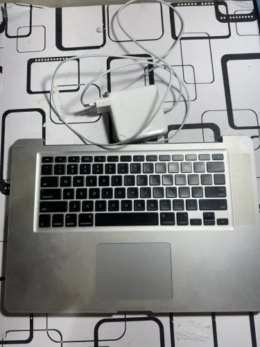 MacBook Pro 2010 15? - RETIRADA DE PEÇAS