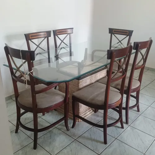 MESA DE JANTAR DE VIDRO C/ 6 CADEIRAS