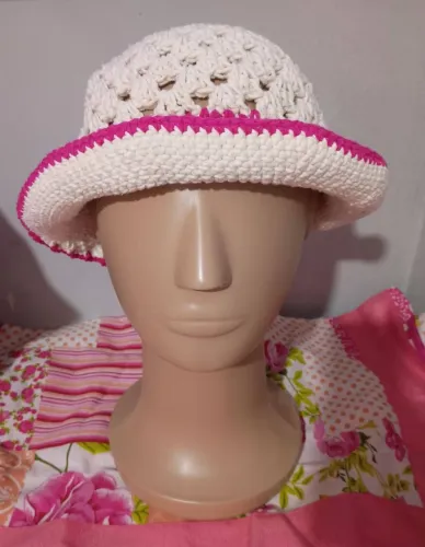 Vendo Chapéu de crochê Feminino