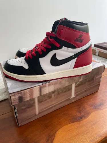 Tênis Air Jordan 1 Black Toe - Tam. 42