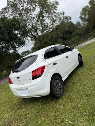 Chevrolet Onix JOY Hatch 1.0 8V Flex Mec. 4P 2019