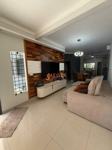 Casa de Alto Padrão + Ponto Comercial Independente em Região Valorizada