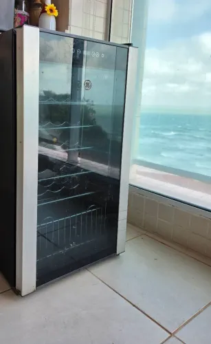 Vendo Adega 25 garrafas 