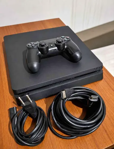 Videogame PlayStation 4 slim
