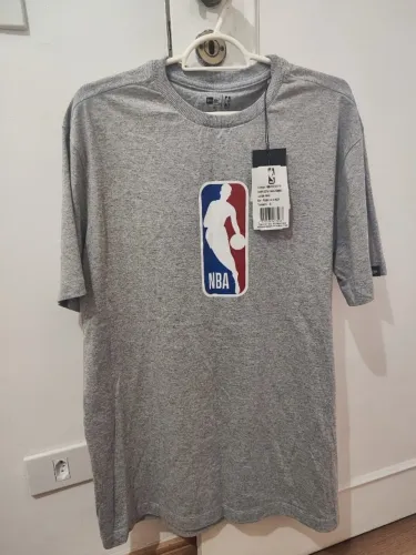 Camiseta NBA Basic cinza - tamanho g