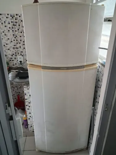 Vendo geladeira Consul 600 reais 