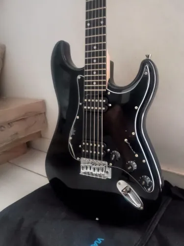 GUITARRA ELÉTRICA -BAG E CAIXINHA AMPLIFICADOR