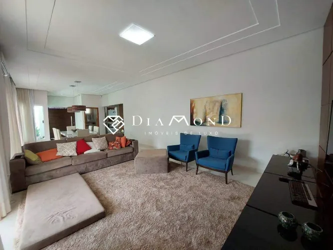 Casa à venda, 4 quartos, 4 suítes, 4 vagas, Jardim Karaíba - Uberlândia/MG