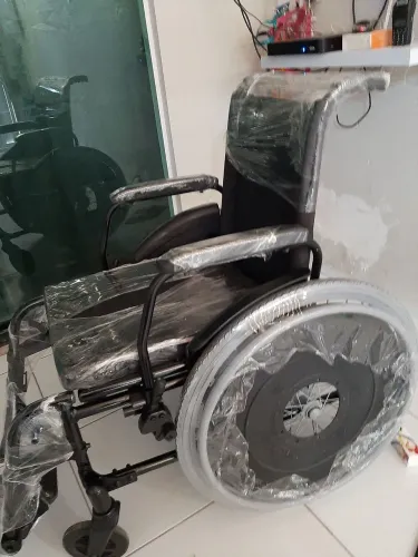 Cadeira de roda com cadeira andador