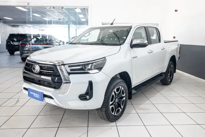 Toyota Hilux CD SRX 4X4 2.8 TDI 16V Diesel Aut. 2025