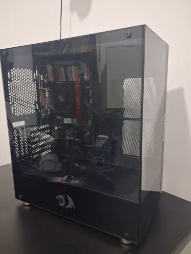 PC Ryzen | 8GB DDR4 | NVMe 256GB + SSD 128GB | Gabinete Aquário Gamer Redragon