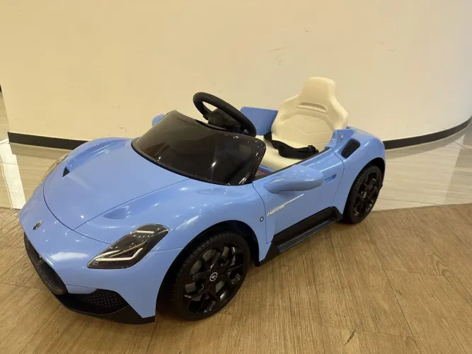 CARRO ELÉTRICO INFANTIL MASERATI CONTROLE 12V Novo Lacrado