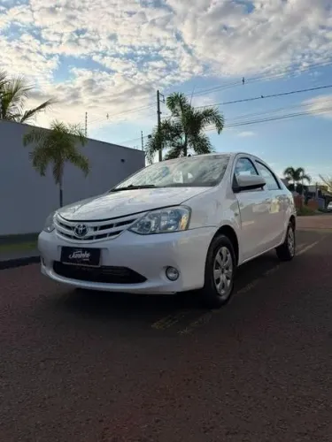 Toyota Etios X Sedan 1.5 Flex 16V 4P Mec. 2014