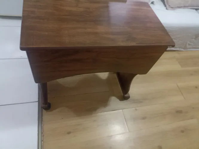 Mesa Dobrável com Rodízios Basic Freijó - Dalla Cost