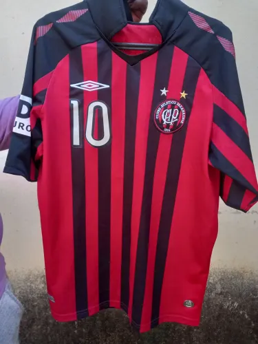 Camisa CAP Athletico Paranaense temporada 2009 original Umbro em perfeito estado número 10