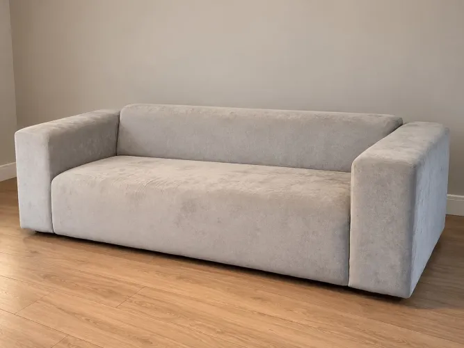 Sofá moderno cinza-claro - 2,15 m