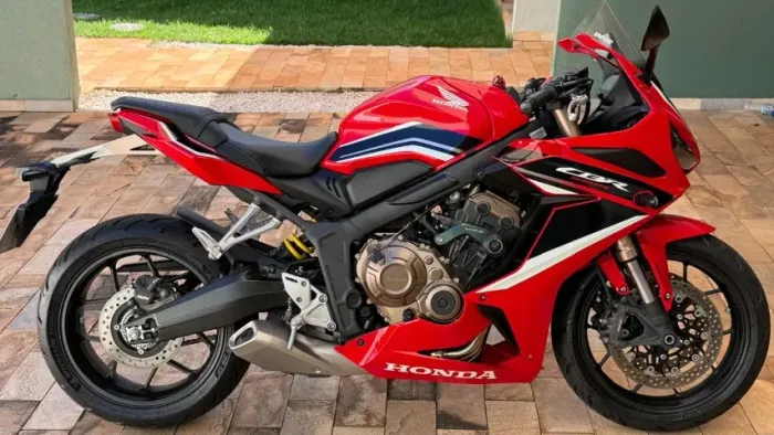 HONDA CBR650R - Ano 2022 - Apenas 6.700km - Impecável