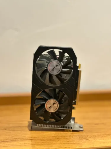 RX 560 - 4GB