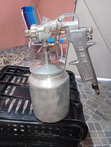Pistola e Copo de pintura pneumática Marca PDR Usada