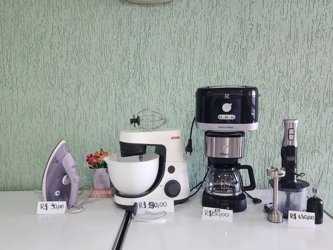 Vende eletrodomésticos seminovos em excelente estado e sem nenhum defeito.