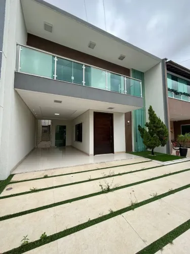 Maravilhosa Casa em Condomínio de Alto Padrão!