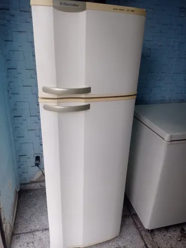 Geladeira Electrolux duplex 330 litros 