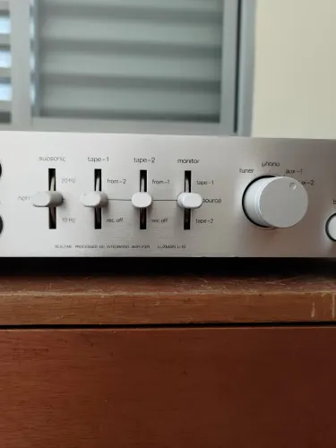 Amplificador LUXMAN