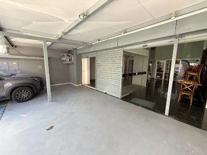 Alugo Loja Comercial em Jardim Camburi com 120m² e 2 Vagas - R$ 7.900,00